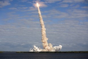 U8 - Space Shuttle Launch - Cape Canaveral